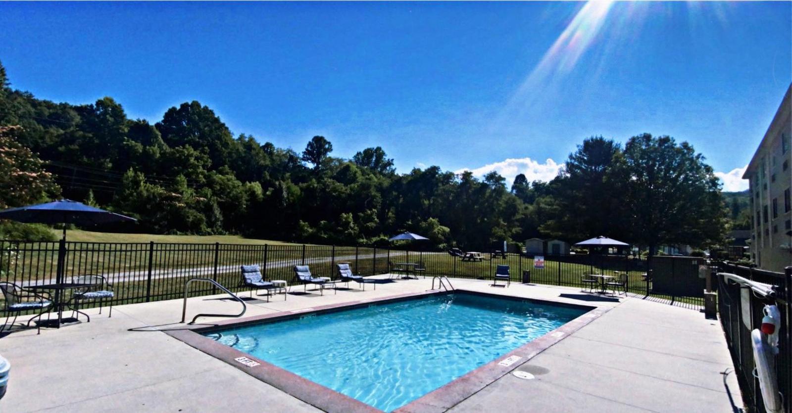 Microtel Inn & Suites By Wyndham Cherokee