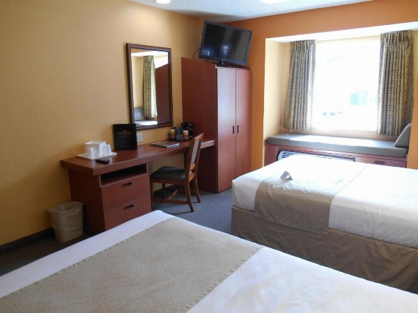 Microtel Inn & Suites By Wyndham Cherokee image 6